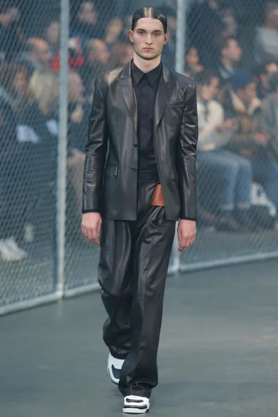 Look 8